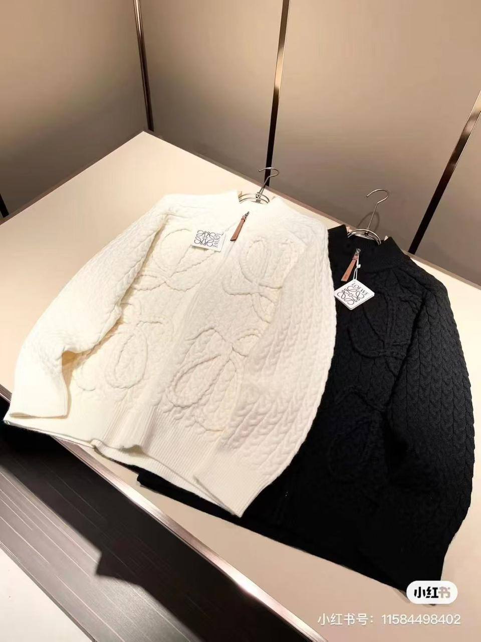*New collections    
120 dhs🪙🌨️
*good  quality  ✅
*Sizes: free size 
*AVAILABLE NOW*

Zain231
♥️♥️♥️