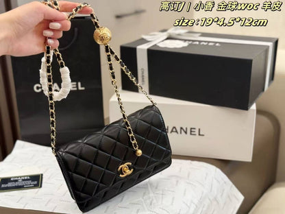 Chanel Pearl 
crush wallet on chain
Master quality
19cm with double box🎁
220 dhs✅

Zain95
♥️♥️♥️