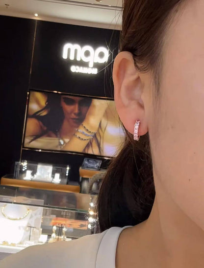 APM SET 🐦‍🔥*
Necklace ✨
Earring 🪷
Ring 💍 size available 👇
6,7,8,9
Bracelet 🍁
Master quality 💯
With normal boxes 📦 
370 dhs🪙💚
With master box 🗃️ 
380 dhs🪙💚

Zain216
♥️♥️♥️