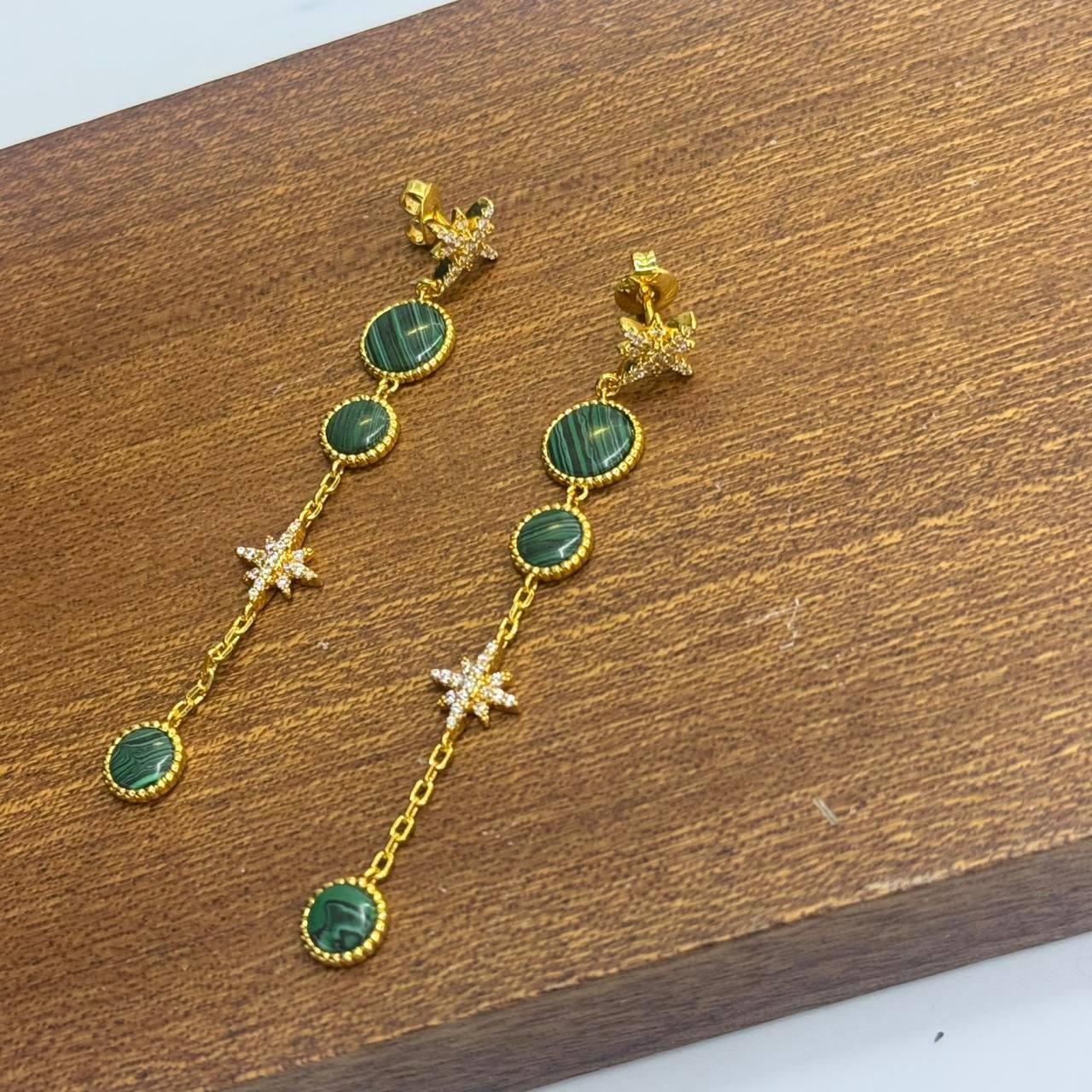 VCA SET ❤️‍🔥*
Necklace 🌊
Earring 🌸
Bracelet ❣️
Master quality 💯
With normal boxes 📦 
150 dhs🪙🌨️
With master box 🗃️ 
230 dhs🪙🌨️

Zain216
♥️♥️♥️