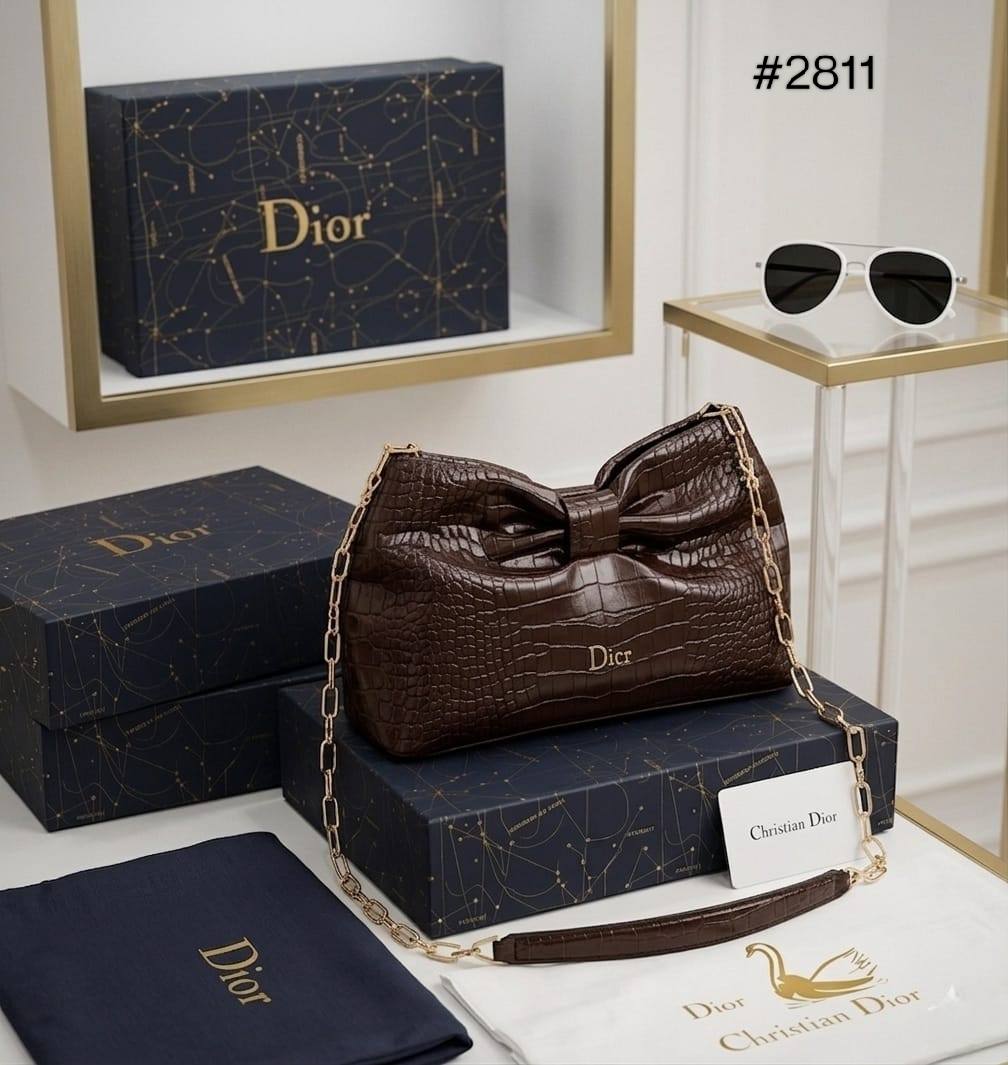DiOR ʙᴏᴡ ʙᴀɢ
ʟᴀᴍʙsᴋɪɴ ʟᴇᴀᴛʜᴇʀ ᴍᴀᴛᴇʀɪᴀʟ
ɢᴏʟᴅ ᴄʜᴀɪɴ ʜᴀʀᴅᴡᴀʀᴇ
sɪᴢᴇ: 25 cm
ᴡɪᴛʜ BOX
🎁🎁🎁

95 dhs✅

Zain31
♥️♥️♥️