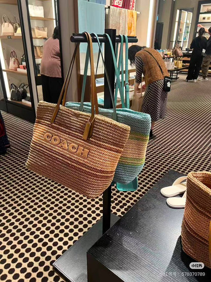 Coach
Size  38cm
95 dhs💛

Zain04
♥️♥️♥️