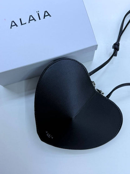 ALAIA  
Mate & shining 
120 dhs✅

with box
🎁🎁🎁

Zain44
♥️♥️♥️