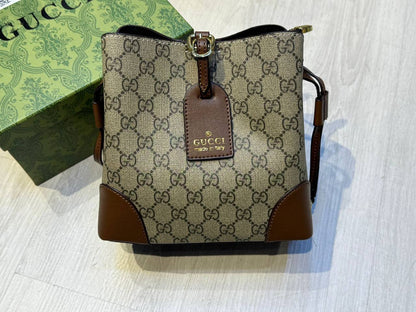 Lab
New 
20cm
BOX + Scraf🎁

105 dhs🪙🌨️

Zain44
♥️♥️♥️