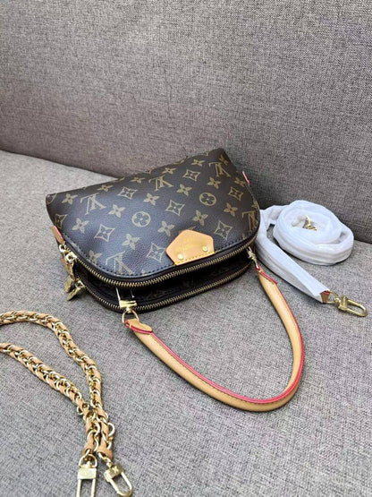 LV
Bags

with box

Zain26
♥️♥️♥️