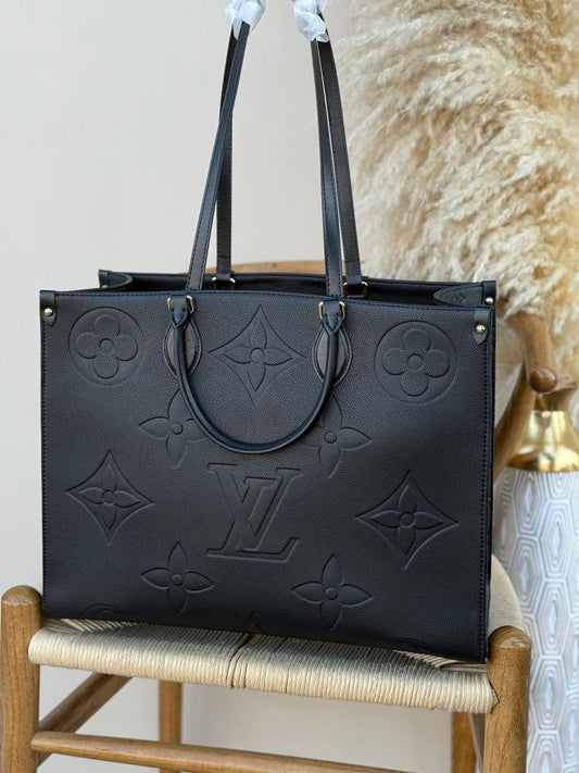 LV
41cm
470 dhs✅
Top quality 
With box🎁

Zain197
♥️♥️♥️