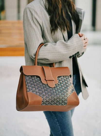 GOYARD 
COPY ONE 
150 dhs💓

Zain295
♥️♥️♥️
