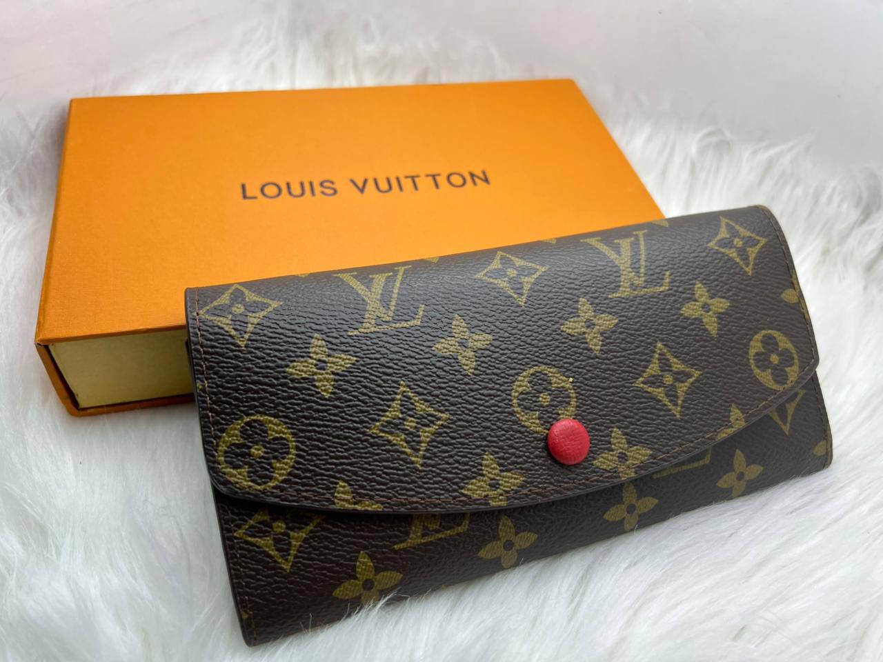 LV Wallets
45 dhs✅

Zain182
♥️♥️♥️