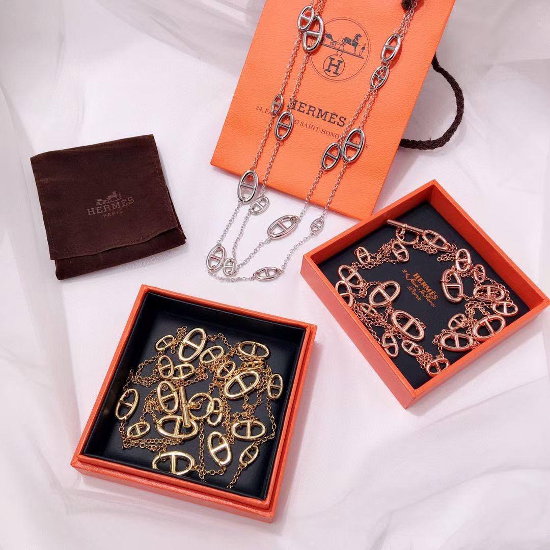 HERMES NECKLACE
MASTER💫✨

150 DHS 🇦🇪🇦🇪🇦🇪
WITH BOX AND PAPER BAG🛍️🎁
Zain89
♥️♥️♥️