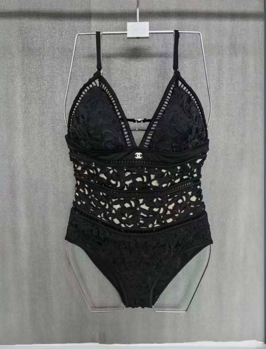 CHANEL
Women’s Swimsuit
Master Quality 
SMLXL
280 dhs✅

Zain276
♥️♥️♥️