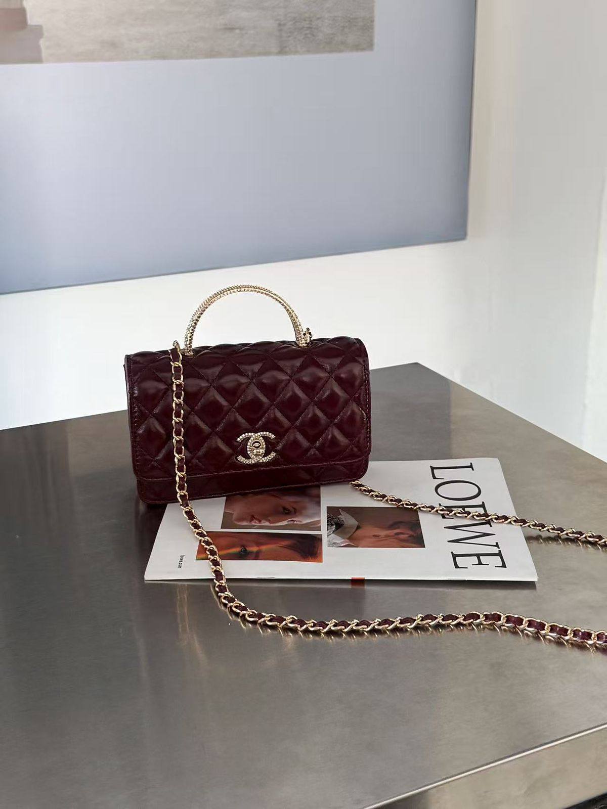 Chanel

withbox 
🎁🎁🎁

95 dhs❣️

Zain143
♥️♥️♥️