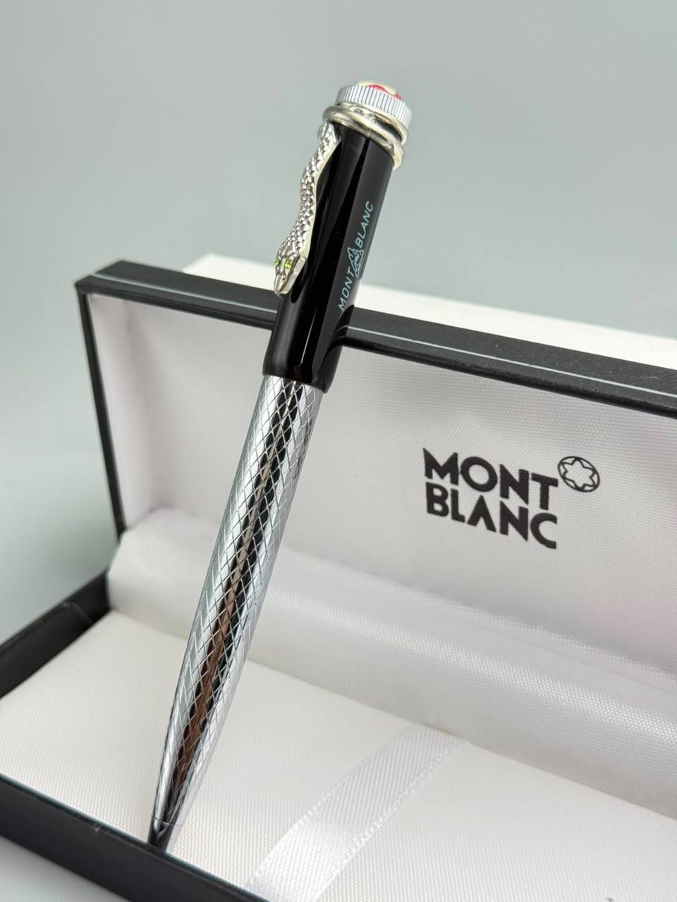 Cartier 
Dior 
Gucci
Glorgio armani
Mont blanc
Lv
Hublot

55 dhs🇦🇪🇦🇪

Zain182
♥️♥️♥️