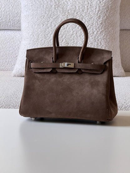 Hermes
Birkin 25cm💥Master quality ✅with box📦
🎁🎁🎁

610 dhs❣️

Zain52
♥️♥️♥️