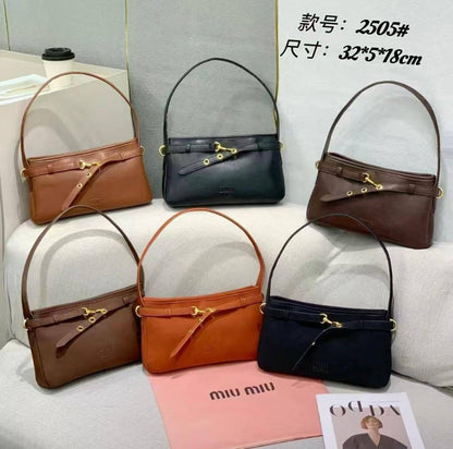 Miu Miu
95 dhs🪙🌨️

Zain136
♥️♥️♥️