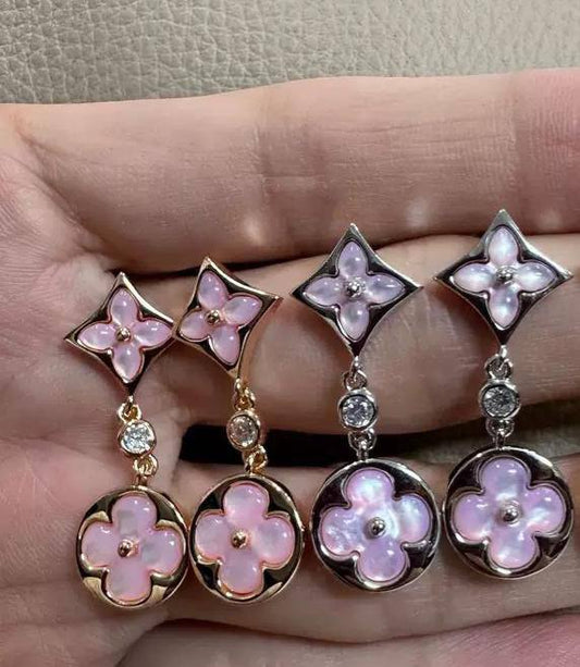 Louis Vuitton 🦋
Earring❣️
Master quality 💯
With normal boxes 📦 
50 dhs🪙💕
With master box 🗃️ 
65 dhs🪙💕

Zain216
♥️♥️♥️