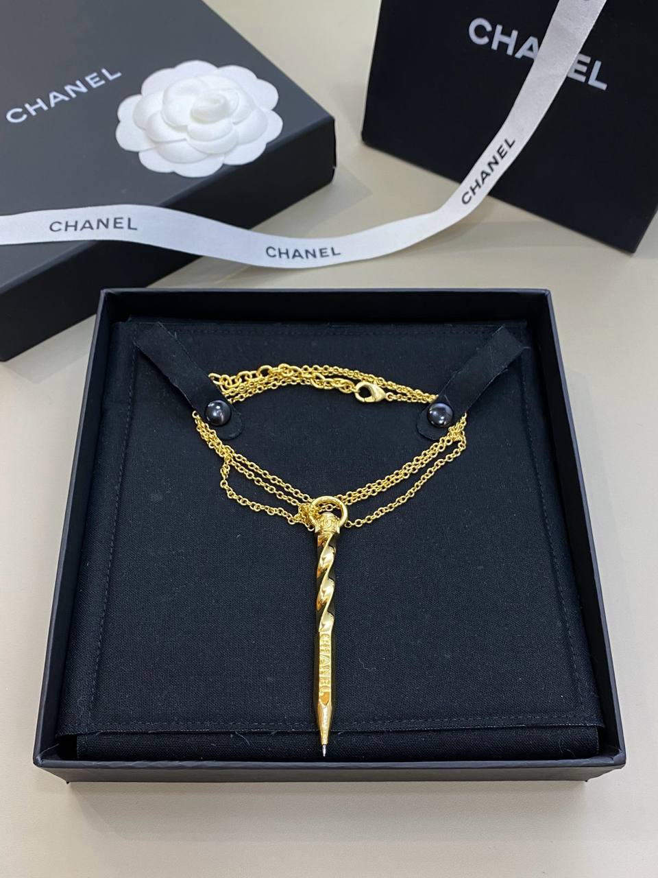 CHANEL
NECKLACE
MASTER QUALITY
65 DHS 💓💫✨

Zain89
♥️♥️♥️
