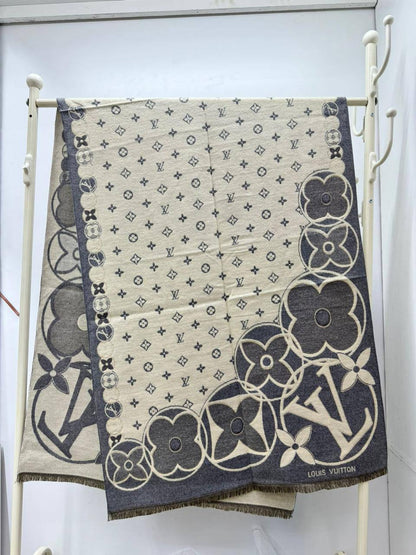 Brand Shawl / Scarf 

Good quality

Size:  180 * 68 cm
45 dhs🪙🌨️

Zain115
♥️♥️♥️