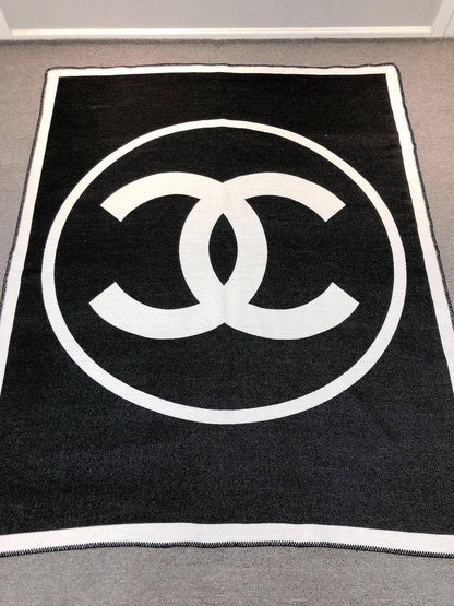 New collection 
Master 
Throw blanket in Merinos wool and cashmere (90%
rinos wool, 10% cashmere)
Size 135*170
👉🏽Blanket 
140 dhs🪙🌨️
👉🏽Pillows with feeling
70 dhs🪙🌨️

Zain99
♥️♥️♥️