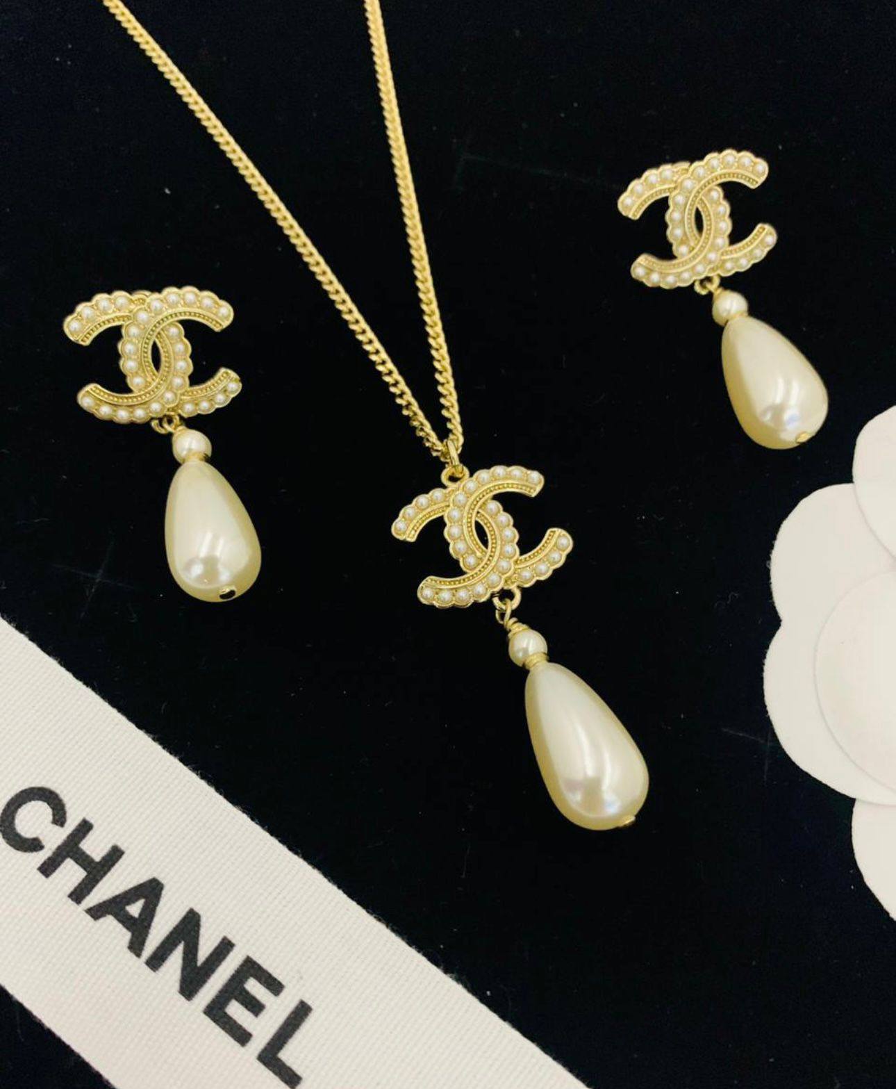 Versace - Chanel
SET✨💫
NECKLACE
EARRING
WITH BOX AND PAPER BAG🛍️🎁
105 DHS👑

Zain89
♥️♥️♥️