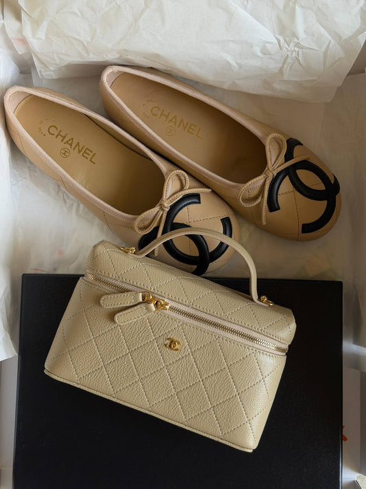 Chanel
Super Master Xx
𝐕𝐚𝐧𝐢𝐭𝐲 𝐁𝐚𝐠 𝐖𝐢𝐭𝐡 𝐂𝐡𝐚𝐢𝐧 
950 dhs✅

ETAG4
♥️♥️♥️