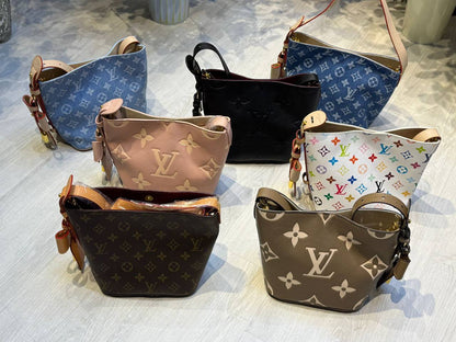 LV ALL IN BB 
17-25*13*18cm 
95 dhs🪙💕

with BOX
🎁🎁🎁

Zain44
♥️♥️♥️