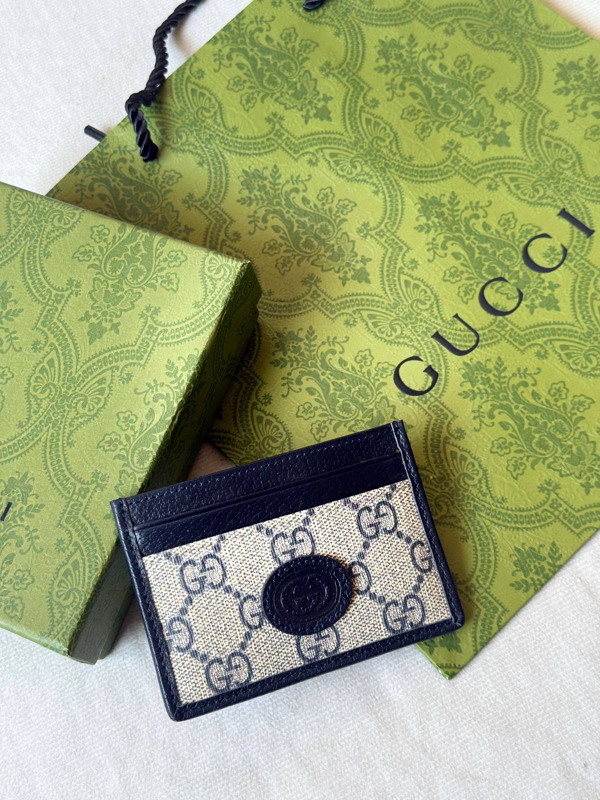 Guccl 

Card holder💝

 💝Super Master

250 dhs🇦🇪🇦🇪

Zain275
♥️♥️♥️