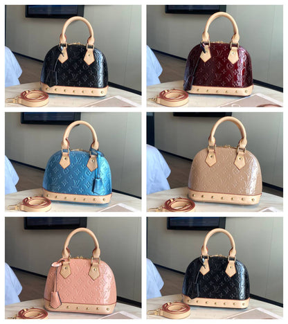LV

Best quality 

with box
115 dhs🇦🇪🇦🇪

size 23CM

Zain290
♥️♥️♥️