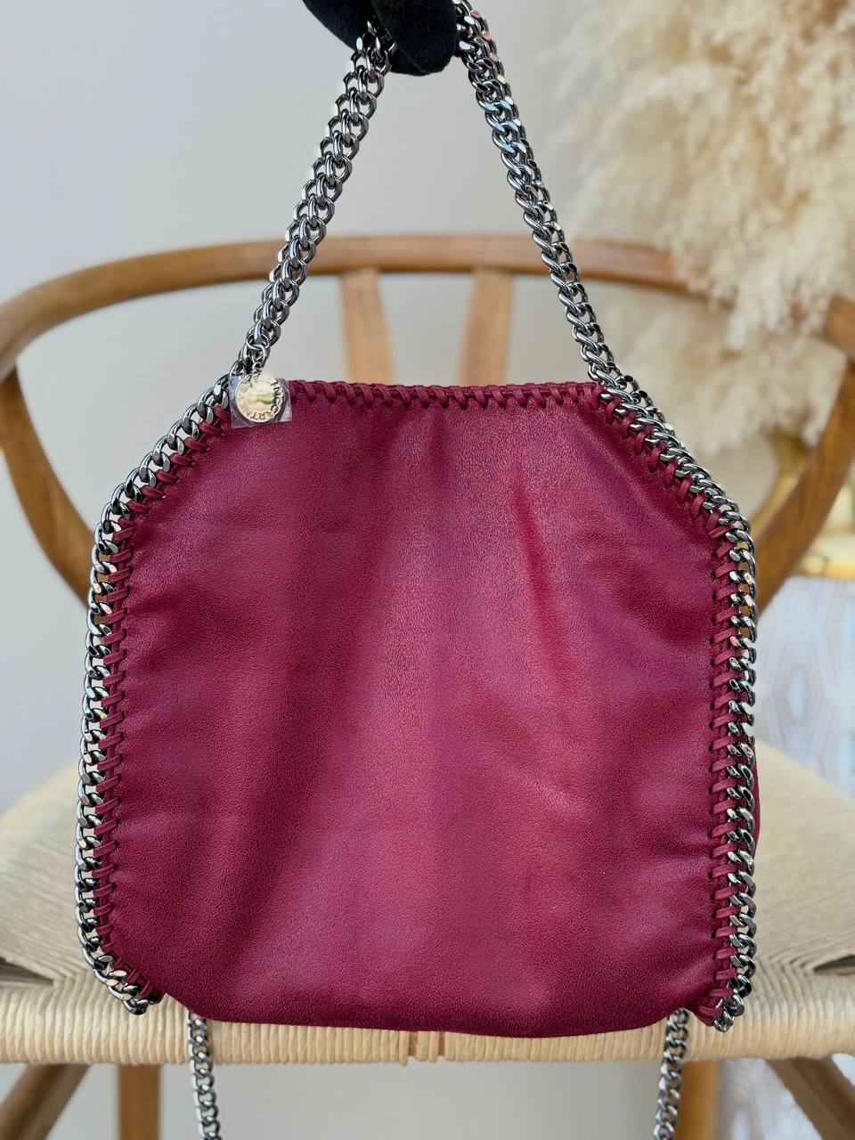 STELLA McCARTENY
25cm
350 dhs🇦🇪🇦🇪
Top quality

Zain167
♥️♥️♥️