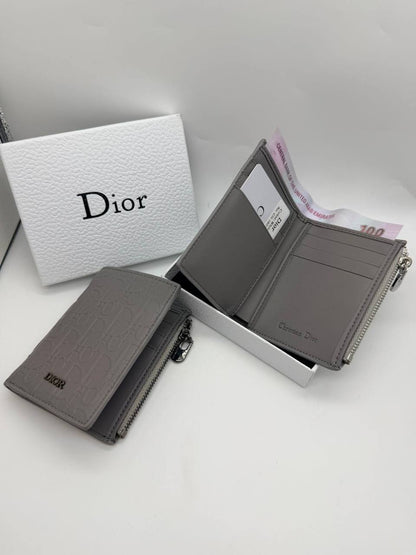 Dior Wallet 
65 dhs🇦🇪🇦🇪

Zain33
♥️♥️♥️