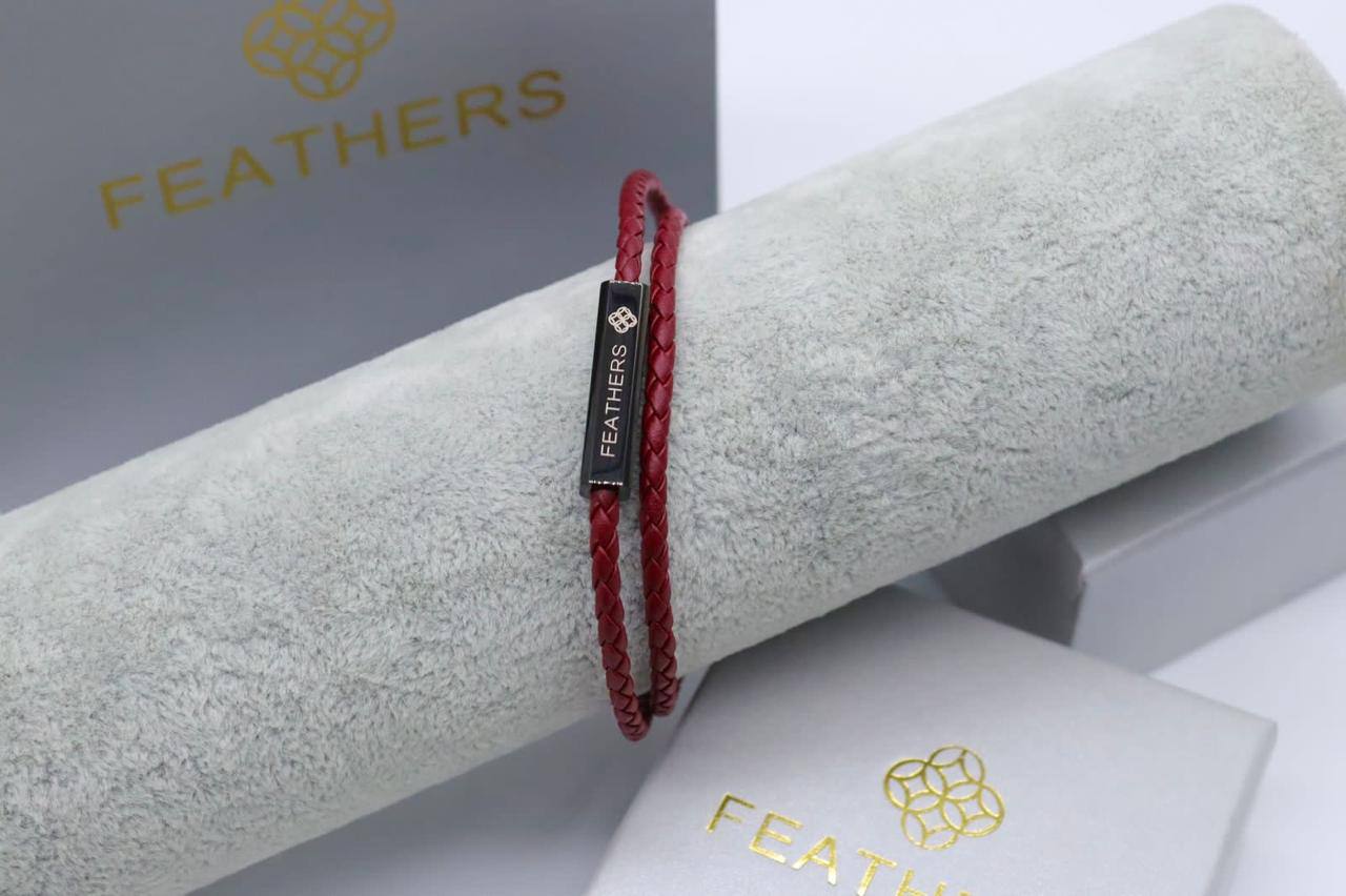 Bracelet 
55 dhs💓
+Box and paper bag🎁

Zain33
♥️♥️♥️