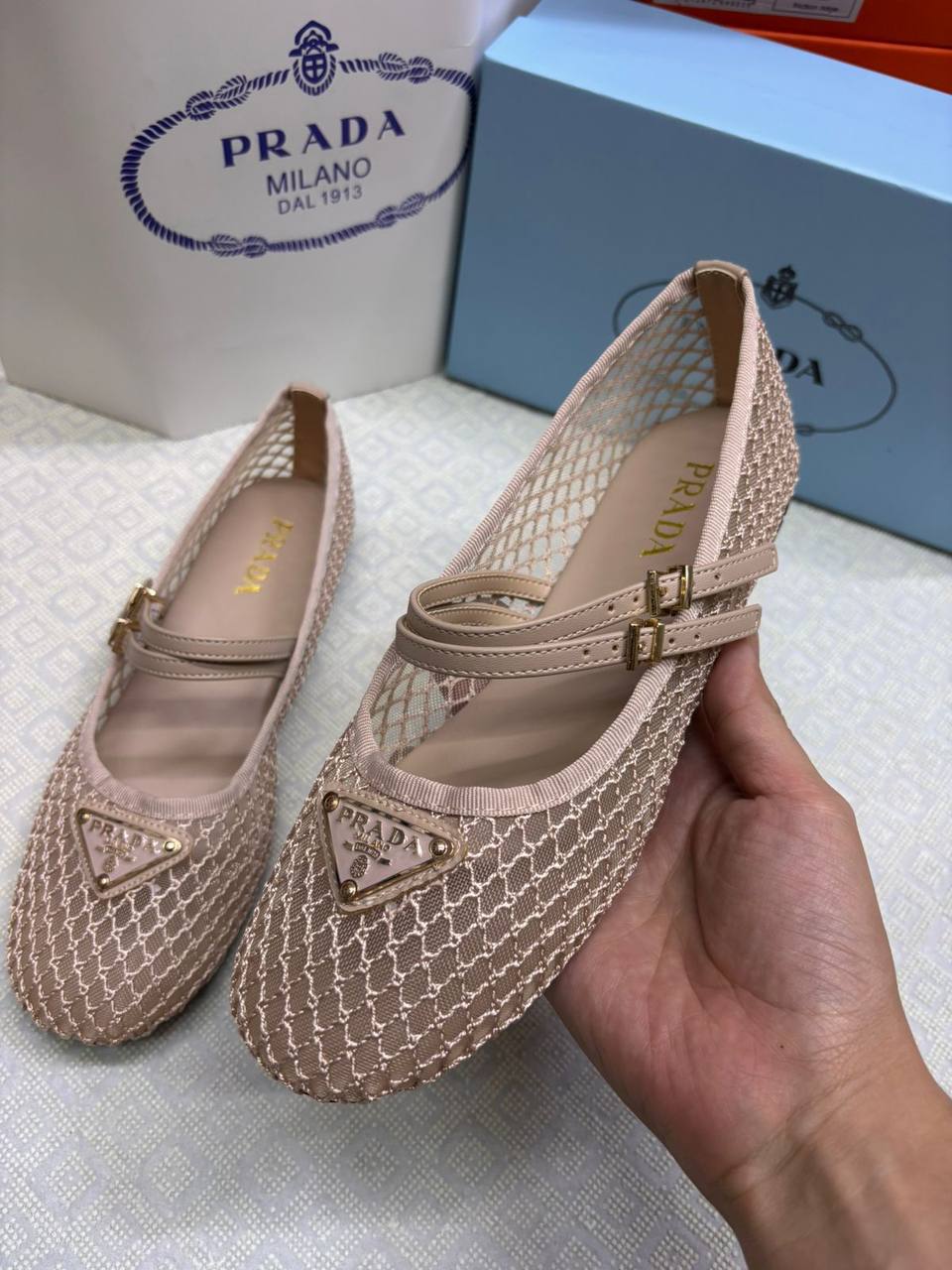 Prada
Size 36-41
130 dhs✅

Zain145
♥️♥️♥️