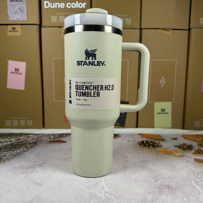 Stanley Coffee vacuum Cup 
Normal Quality 
Size ： 27 * 10 cm
60 dhs🪙💚
with box 🎁

Zain115
♥️♥️♥️