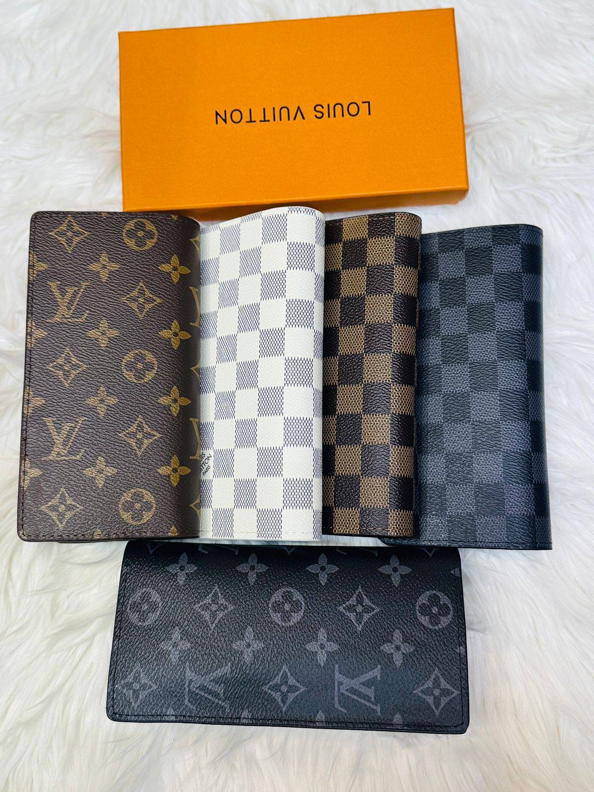 LV

With box
🎁🎁🎁

30 dhs❤️

Zain93
♥️♥️♥️
