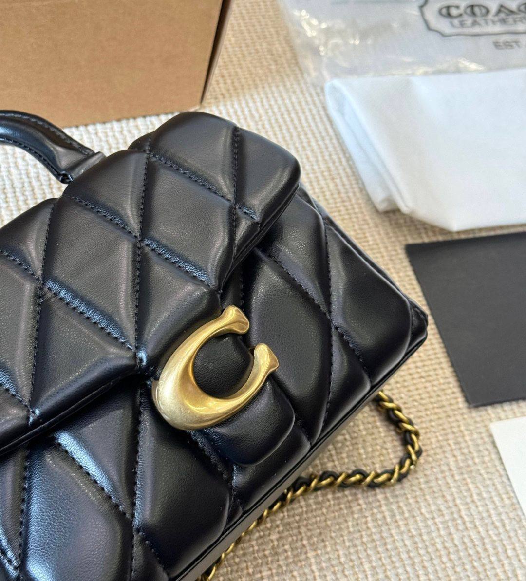 COACH 

NEW CAME GOOD QUALITY 

WITH BOX 
🎁🎁🎁

95 dhs🪙🌨️

Zain39
♥️♥️♥️