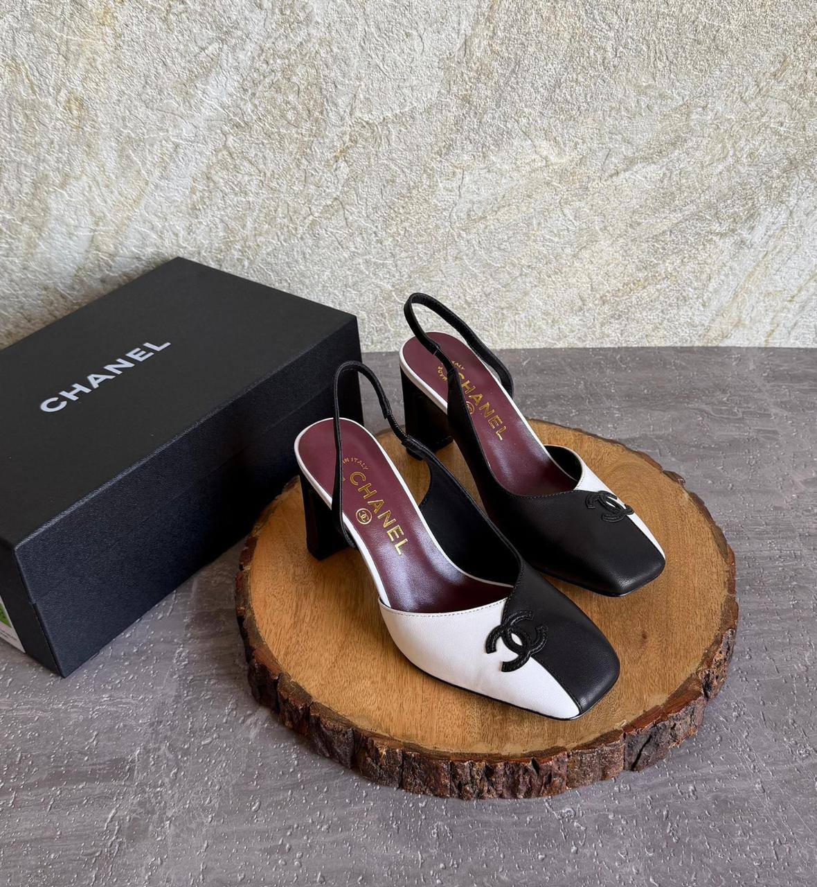 CHANEL 💫😍
SuperMaster Quality 💯
450 dhs✅
Size: 36-41 💥

Zain171
♥️♥️♥️