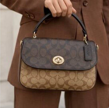 Coach 
Master❣️❣️
260 dhs✅

Zain248
♥️♥️♥️