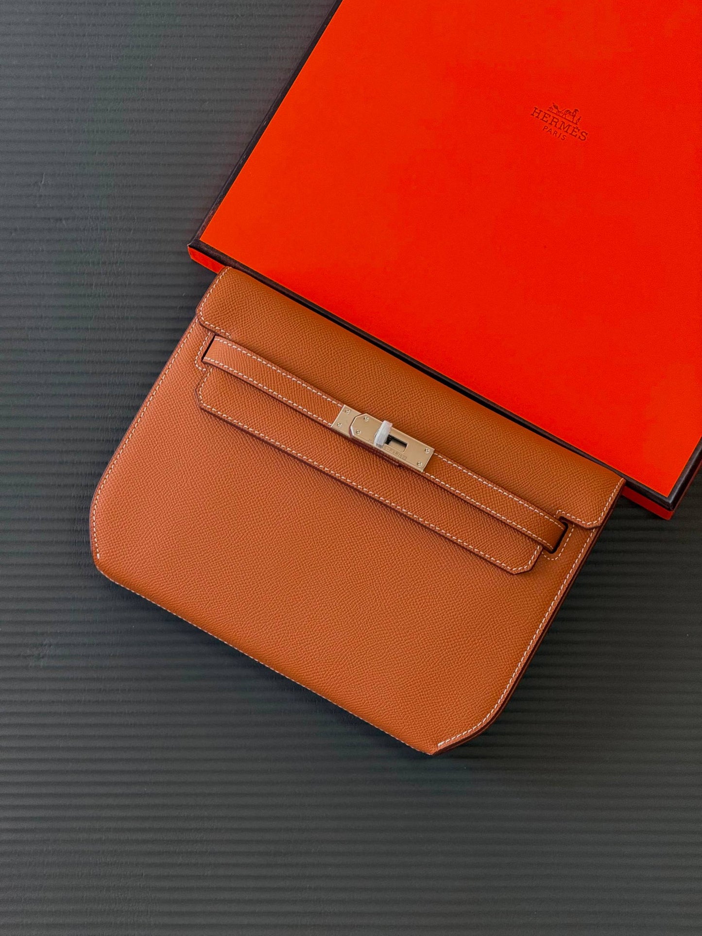 Hermes depech 25cm💕master quality😍with box❤️
360 dhs🇦🇪🇦🇪

Zain52
♥️♥️♥️