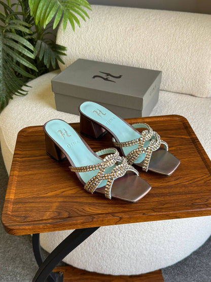 GINA 
SuperMaster Quality 💯
450 dhs❣️
Size: 36-41💥

Zain171
♥️♥️♥️