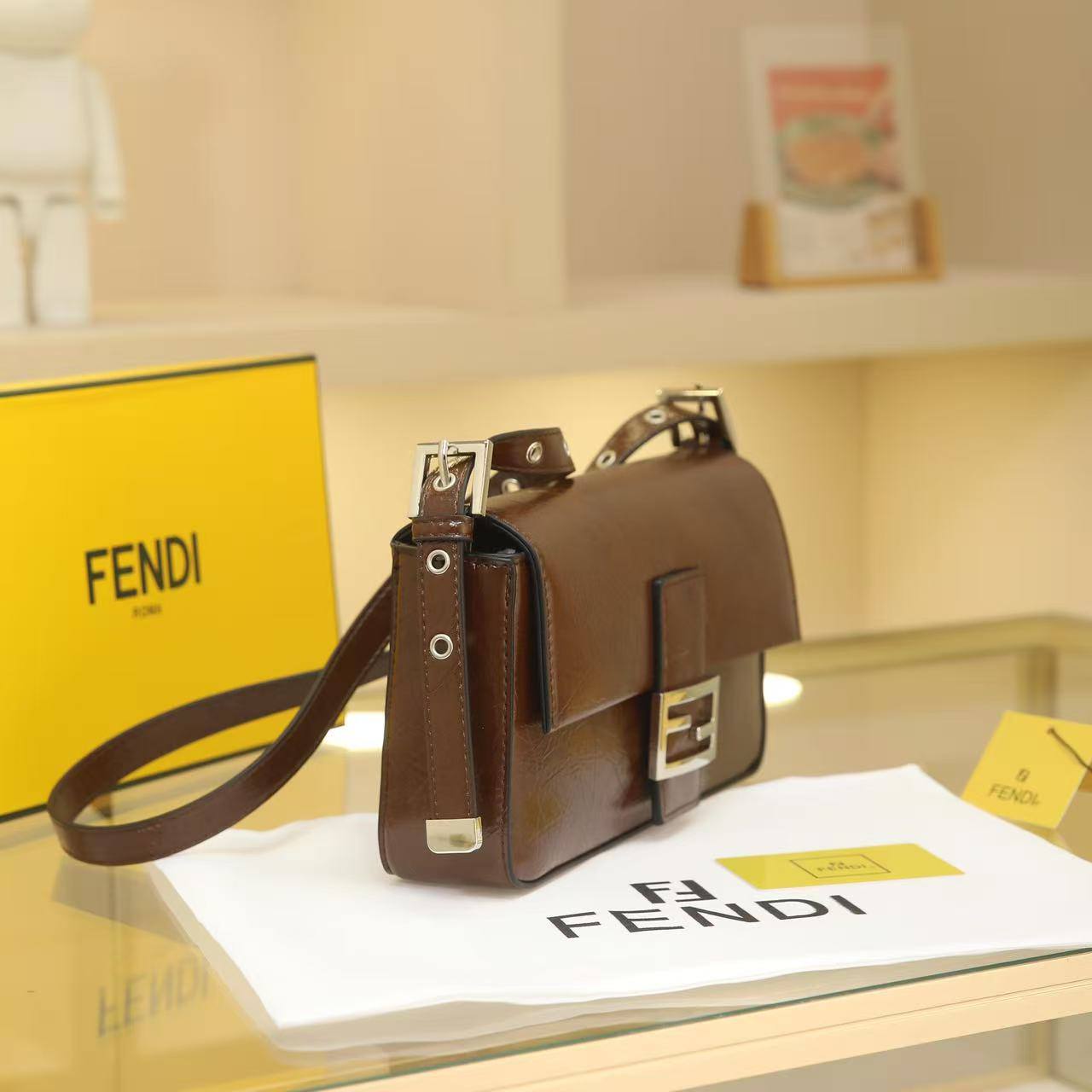 Fendi
GOOD QUALITY
110 dhs✅

Zain200
♥️♥️♥️