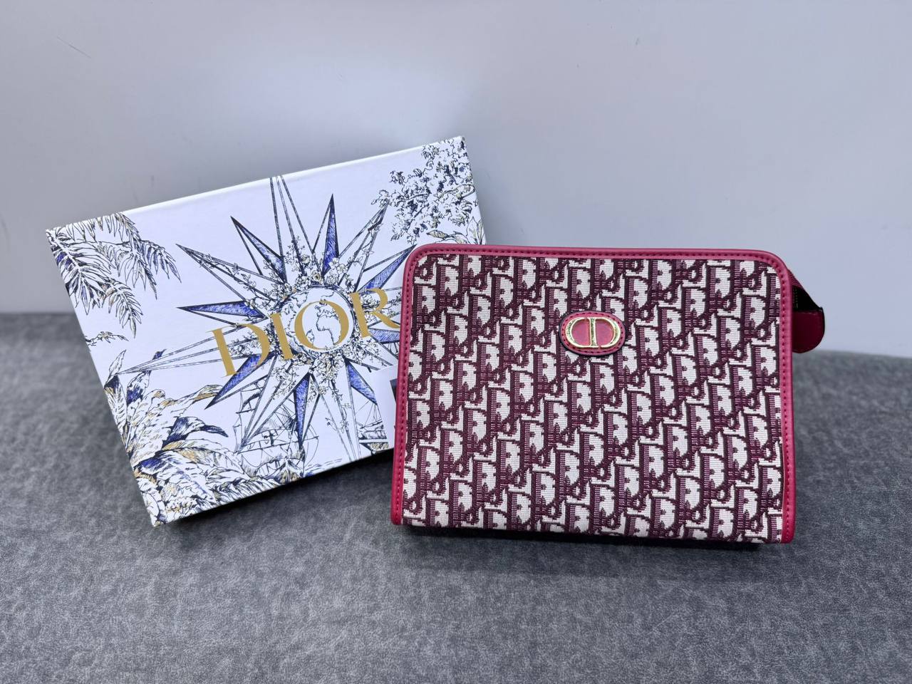 Pouch

70 dhs🪙🖤

Zain114
♥️♥️♥️