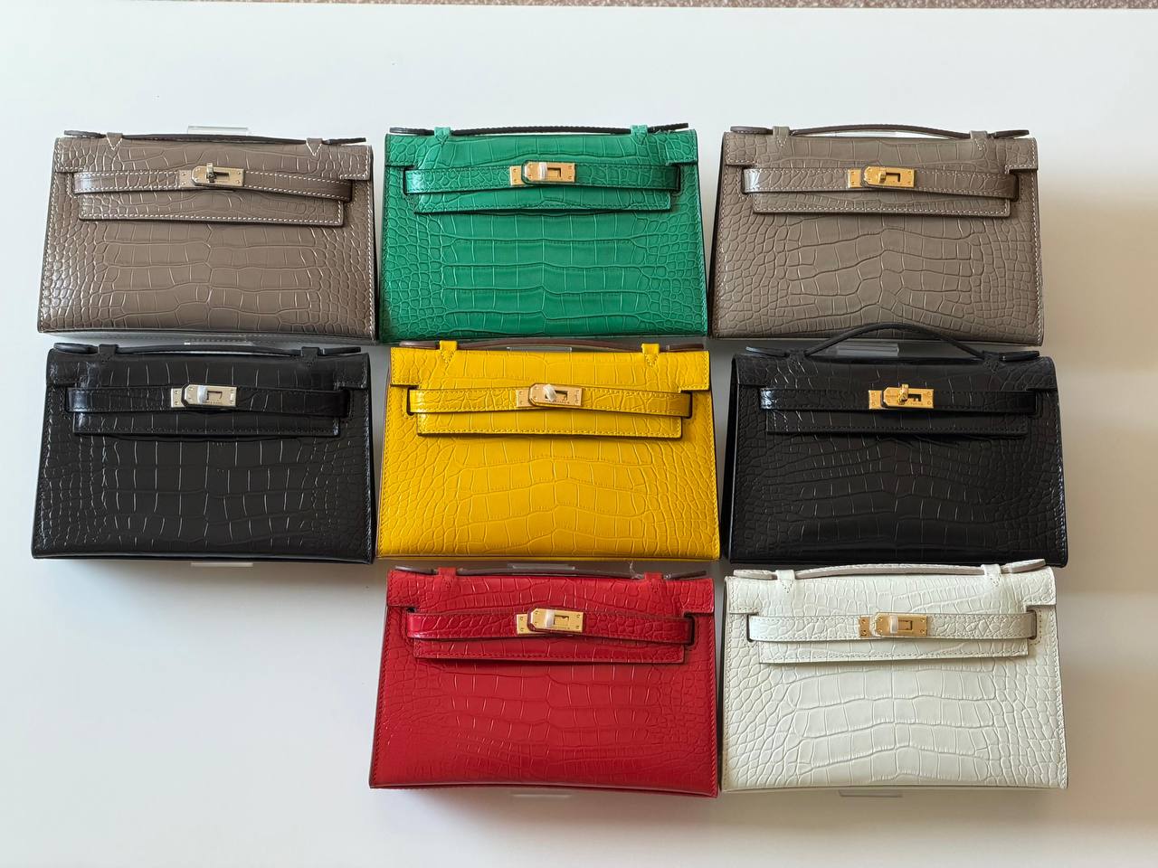 Hermes

 pochette 21cm💥Master quality ✅

with box📦
🎁🎁🎁

340 dhs✅

Zain52
♥️♥️♥️