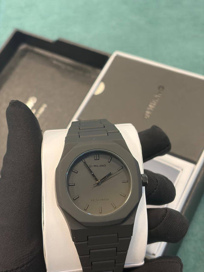 D1 milano polycarbon 
watch for men good quality 
150 dhs✅

Zain59
♥️♥️♥️