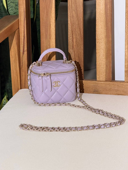 CHANEL 
Super Master Quality ⚡️
Original Packing 🎁
Size 10CM📏
For Price 👇 WhatsApp✅
0568585901 
0507557372
0552275751 Owner Zain 👌

Zain321
♥️♥️♥️