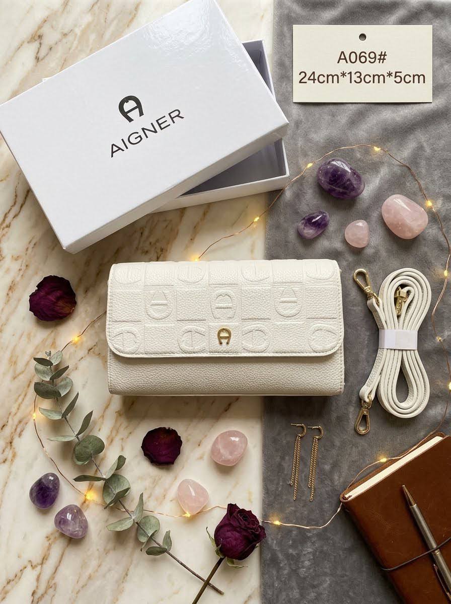 Aigner 

95 dhs
With box 

Zain72
♥️♥️♥️
