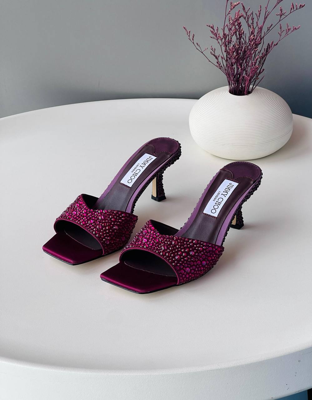 JIMMY CHOO 🩷💜
Size 36_41
Super high quality
450 dhs✅

Zain176
♥️♥️♥️