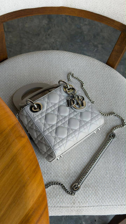 New collection ⚜️
DIOR 🩷
VIP quality 💎
Lady Dior Bag ✨
Size : 17 cm
For Price 👇 WhatsApp✅
0568585901 
0507557372
0552275751 Owner Zain 👌

Zain336
♥️♥️♥️