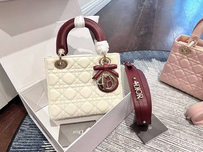 Dior
Master AA
280 dhs✅

Zain137
♥️♥️♥️