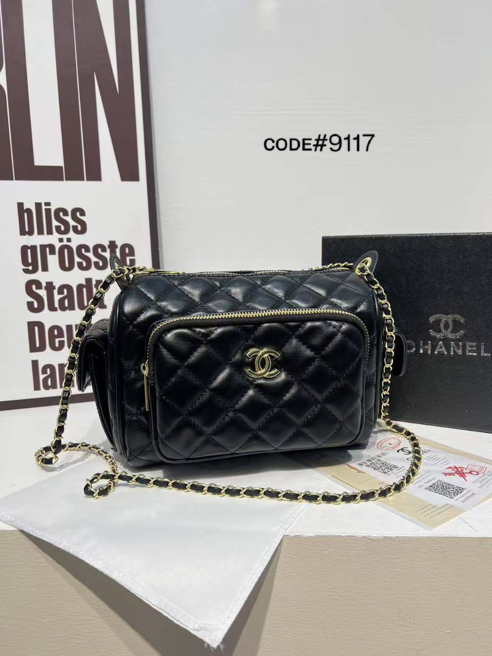 CHANEL ᴄᴀᴍᴇʀᴀ ᴄᴀsᴇ
CROSS BODY BAG
ǫᴜɪʟᴛᴇᴅ ʟᴇᴀᴛʜᴇʀ ᴍᴀᴛᴇʀɪᴀʟ
ᴄʜᴀɪɴ sʜᴏᴜʟᴅᴇʀ ʙᴀɢ
sɪᴢᴇ : 24 cm
ᴡɪᴛʜ BOX
🎁🎁🎁

75 dhs🪙💕

Zain31
♥️♥️♥️