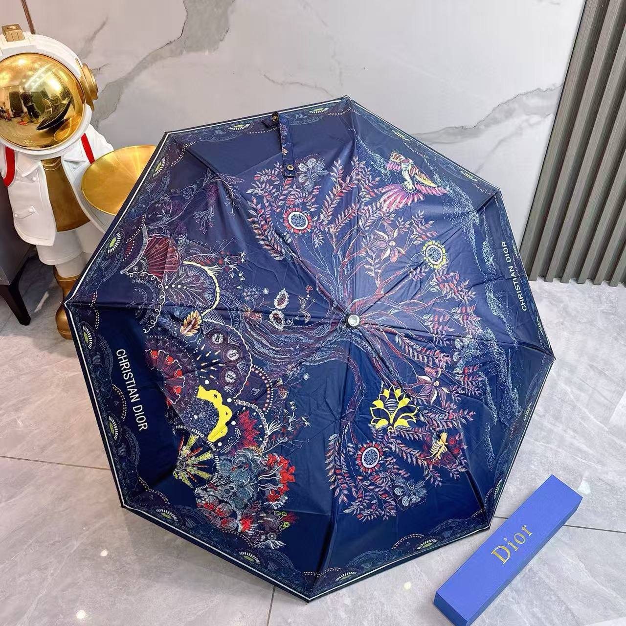 UMBRELLA ☔️*
Master quality 💯
With boxes 🗃️ 
75 dhs💓

Zain216
♥️♥️♥️