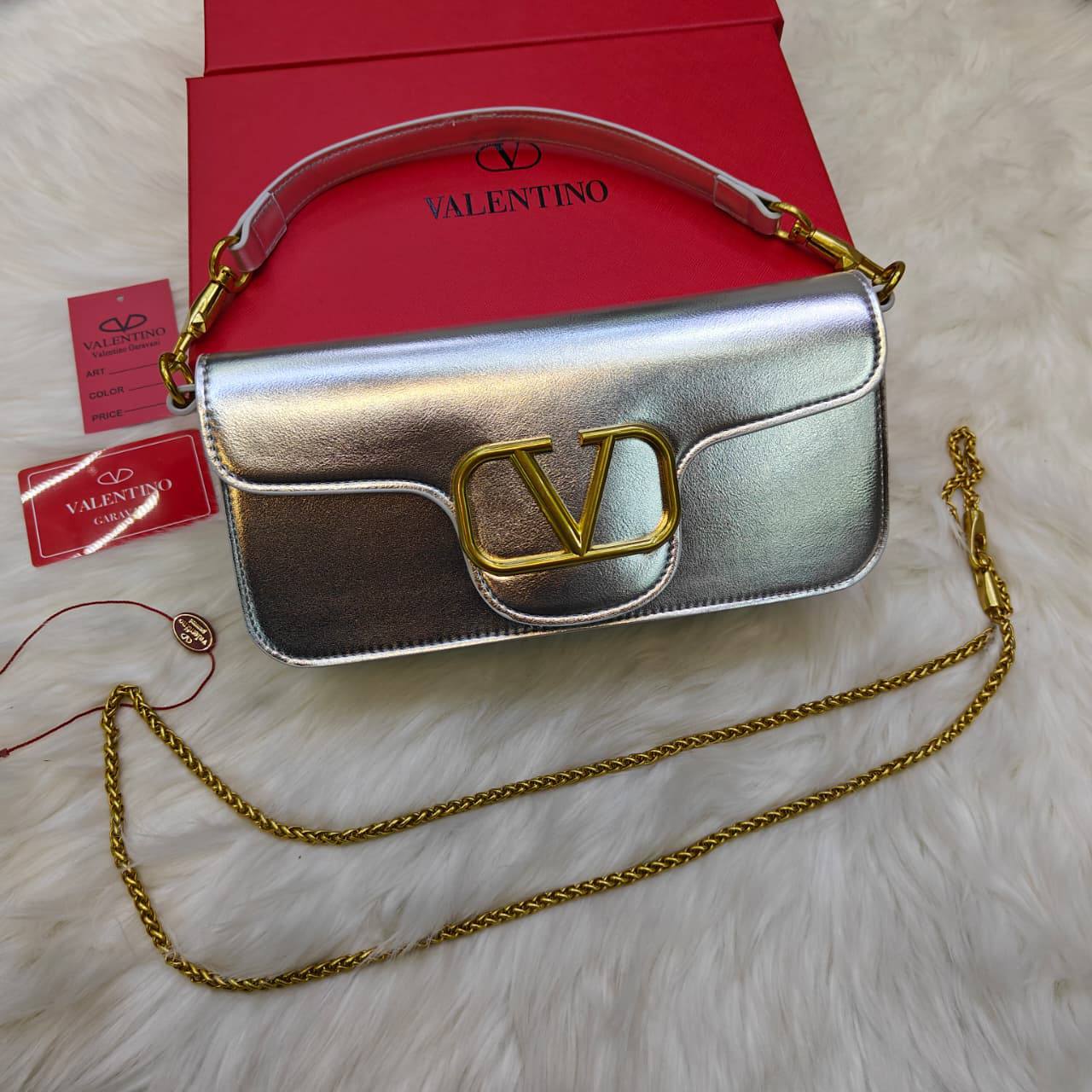 Valentino 

115 dhs✅

with box
🎁🎁🎁

Zain235
Zain42
♥️♥️♥️